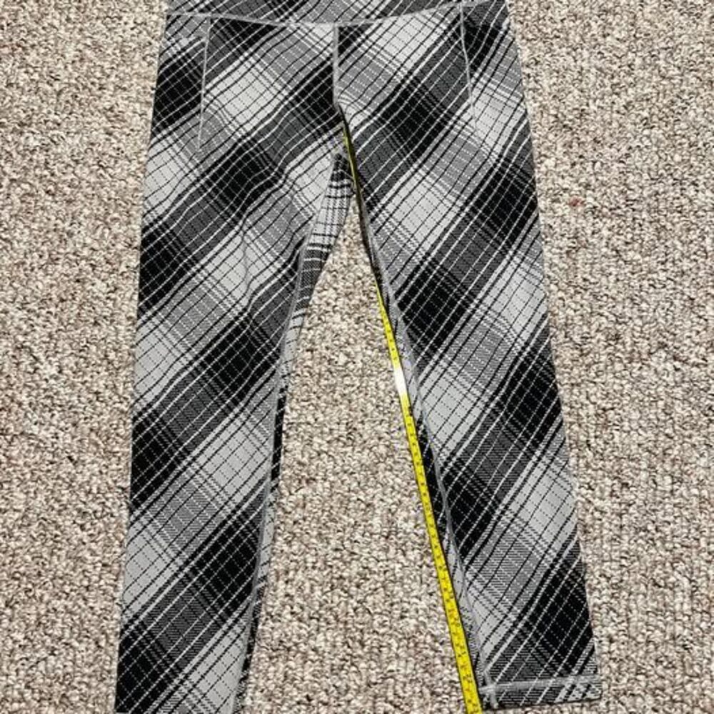 Athleta Salutation Stash Textured Tight M black white plaid